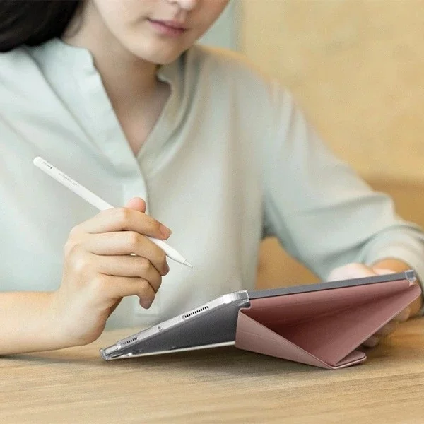 Etui UNIQ Camden Click na iPad Air 13" 2024 - beżowe